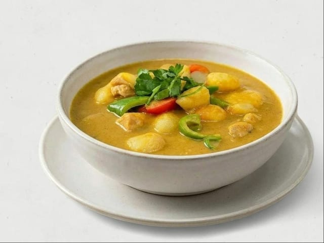 L - Coconut Chicken Curry.